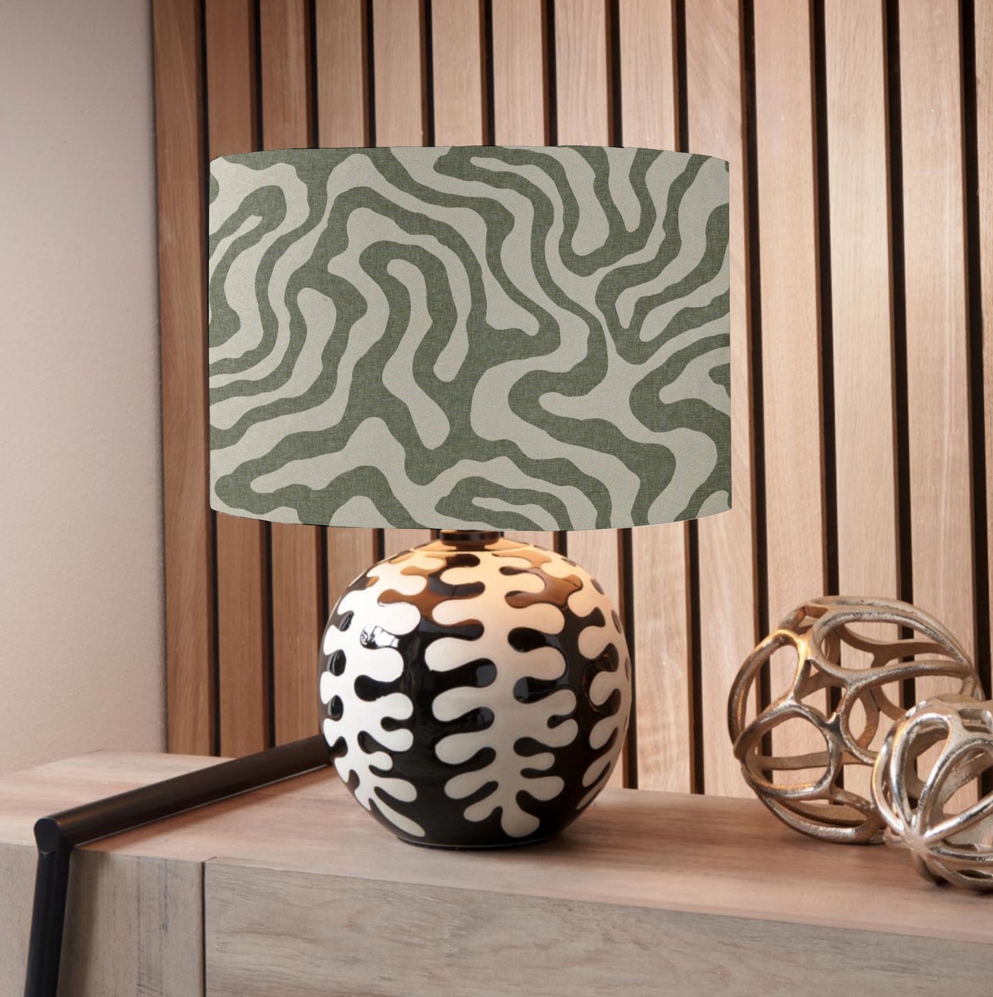 Black and white coral, ceramic table lamp, short