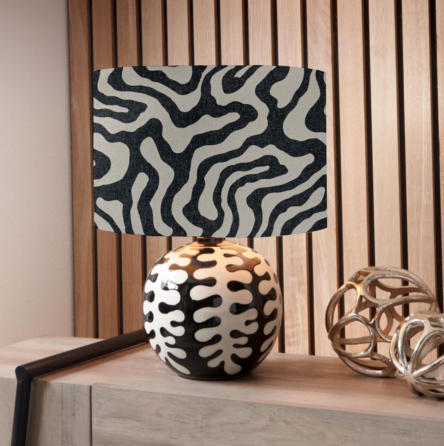 Black and white coral, ceramic table lamp, short